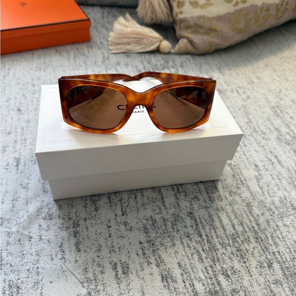 Celine Tortoise Shell Sunglasses with Black Case - Picture 2 of 10
